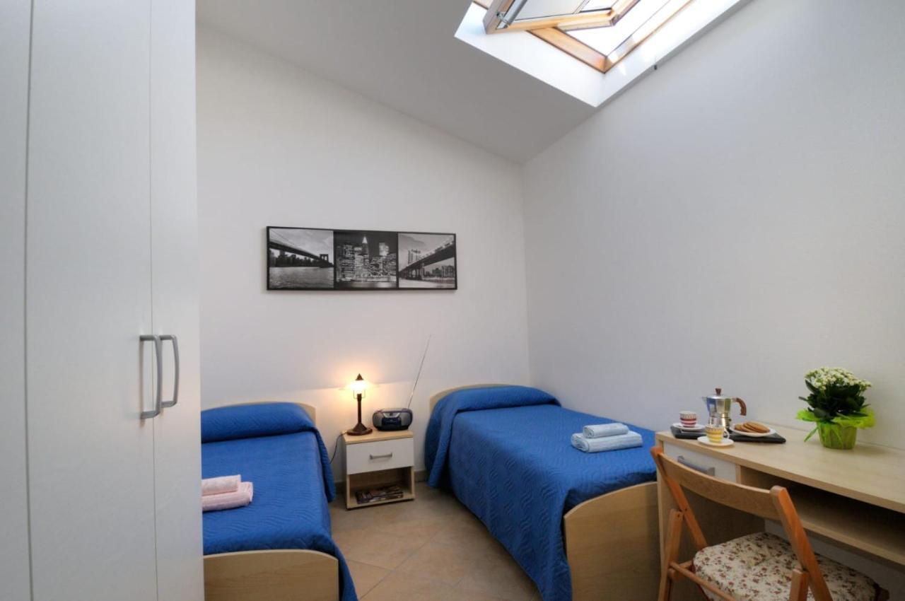 Casa Vacanze Ammentos Olmedo Bagian luar foto